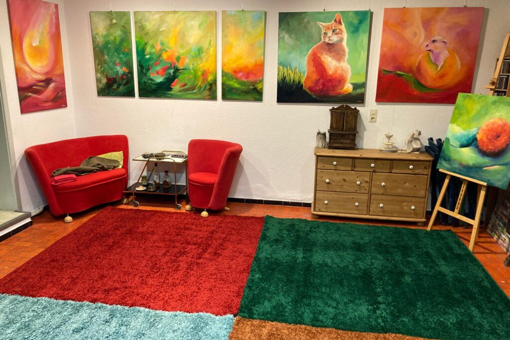 Das Studio von Sabine Thalhammer in Leutershausen, dem Raum für Aufstellungen in Präsenz und Healing Sessions
